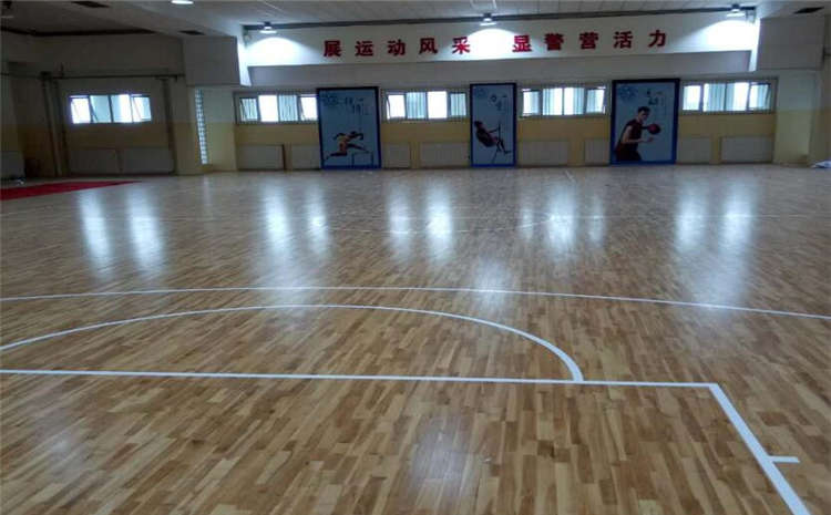 歐氏俄勒岡松風(fēng)雨操場(chǎng)運(yùn)動(dòng)地板多少錢(qián)一平米？